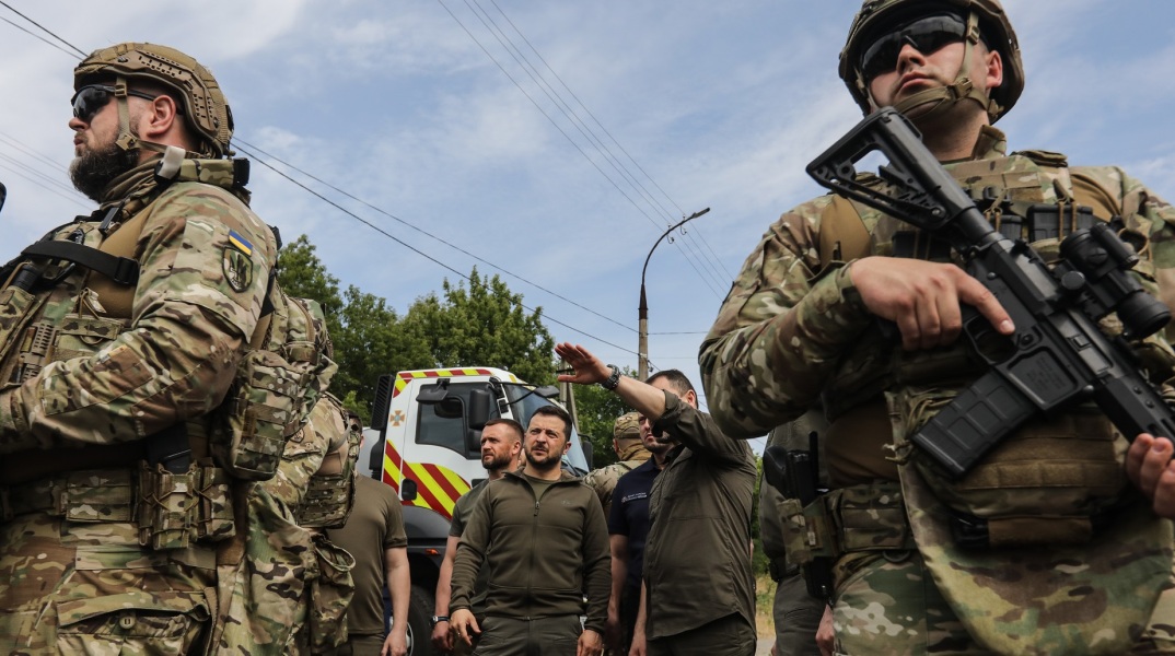 Ουκρανία - Βολοντίμιρ Ζελένσκι: Ανάρτηση για την Ημέρα του Πατέρα με ευχές στους στρατιώτες που πολεμούν τη ρωσική εισβολή.