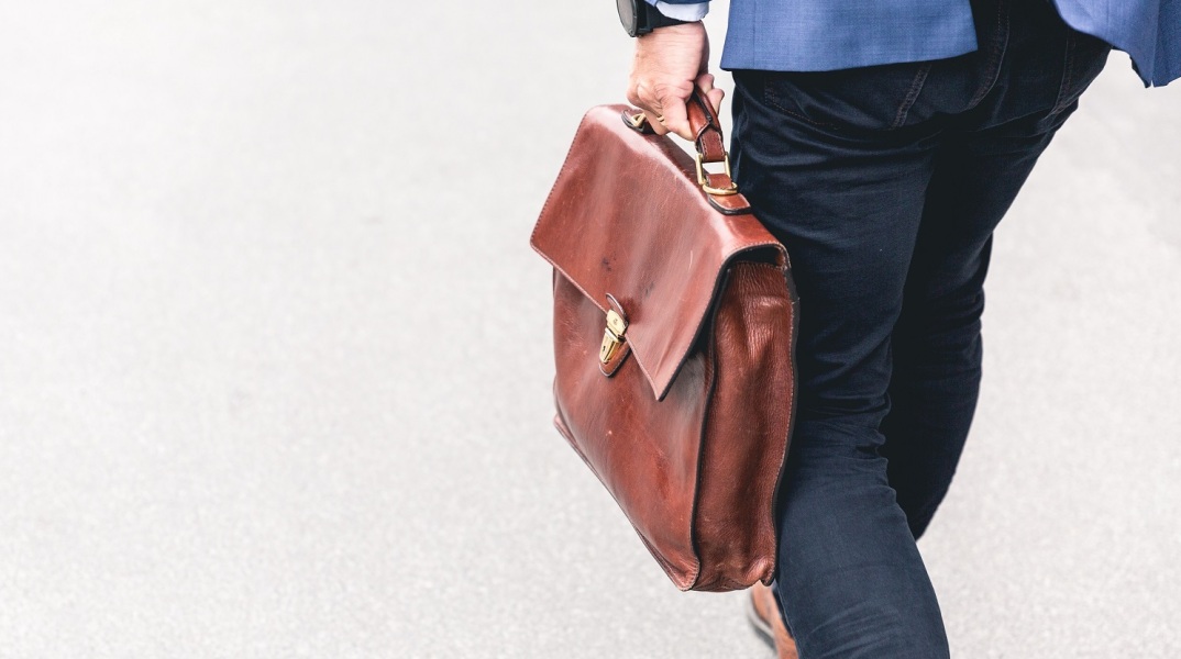 Ολλανδία: Η μεγαλύτερη εταιρεία ευρέσεως εργασίας παγκοσμίως δεσμεύεται να βοηθήσει 50.000 πρόσφυγες να βρουν δουλειά μέχρι το 2025. 