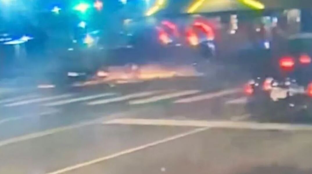 SUV παραβίασε το «κόκκινο» και σκότωσε πέντε κοπέλες στη Μινεάπολις των ΗΠΑ