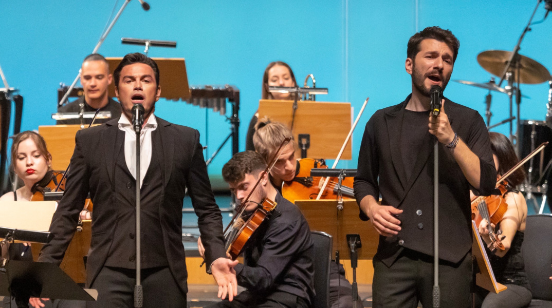 Ο Μάριος Φραγκούλης και Θοδωρής Βουτσικάκης τραγουδούν έργα Δημήτρη Μαραμή στους Δελφούς