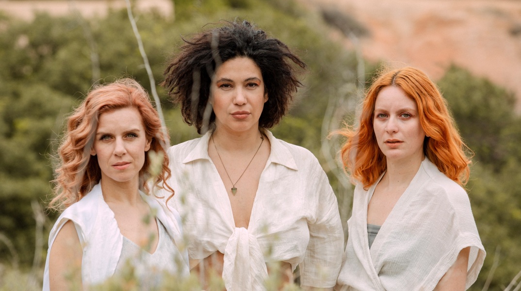 Α Τribute to Leonard Cohen με τη Nalyssa Green, τη Sugahspank και την Lou is στον Κήπο του Μεγάρου, το Σάββατο 1 Ιουλίου