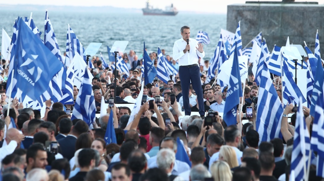 Ο Κυριάκος Μητσοτάκης κατά τη διάρκεια της ομιλίας του στη Θεσσαλονίκη