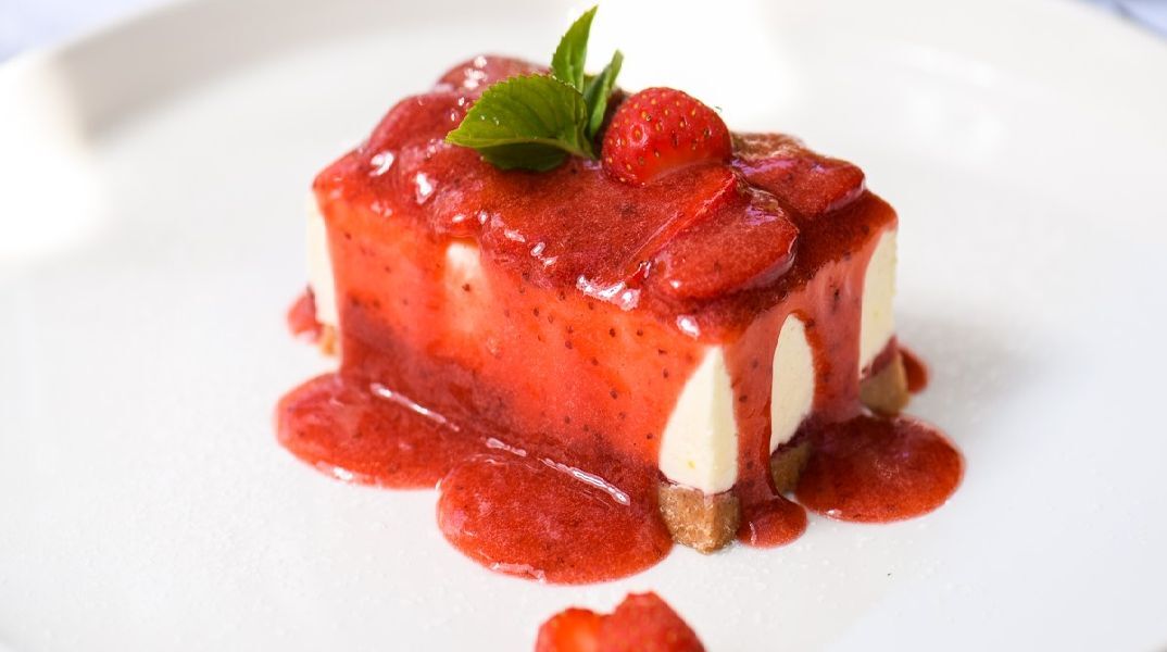 Cheesecake με φράουλα και μαστίχα