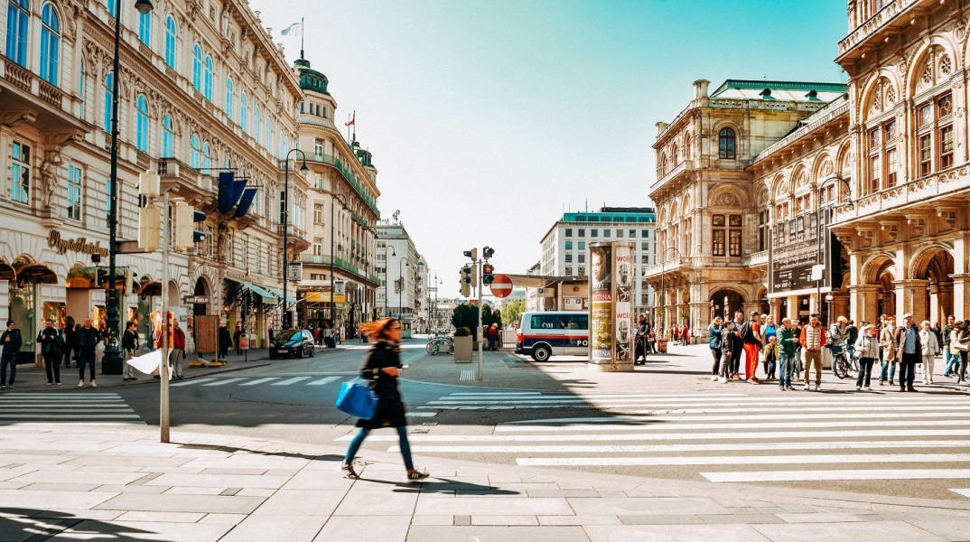 Ποιότητα Ζωής: Η Βιέννη καλύτερη πόλη στον κόσμο, το Παρίσι τιμωρείται εξαιτίας των διαδηλώσεων - Έρευνα του Economist - Οι υπόλοιπες θέσης της κατάταξης.