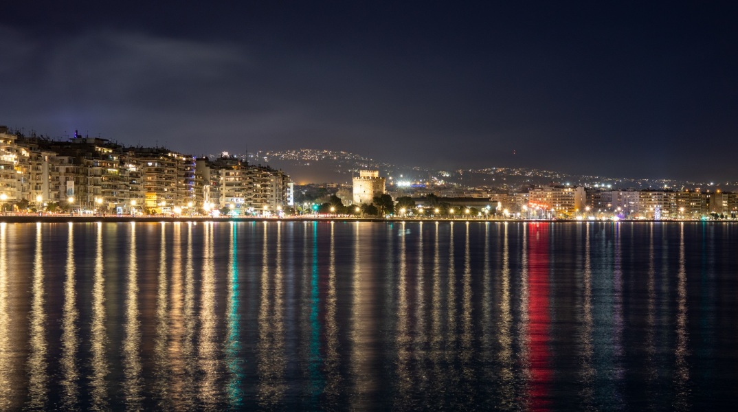 Θεσσαλονίκη: Τις σκεπαστές αγορές, τις ταβέρνες και τη νυχτερινή ζωή της πόλης προτείνει το καναδικό περιοδικό «DobbernationLoves».