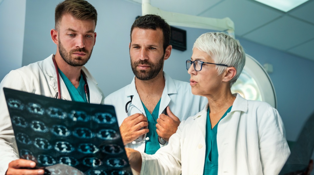 Ακτινοθεραπεία προς τους ογκολογικούς ασθενείς στην Ελλάδα - ελπιδοφόρο success story - Κομβικός ο ρόλος του ΕΟΠΥΥ - Τα συμπεράσματα διαδικτυακής ημερίδας.