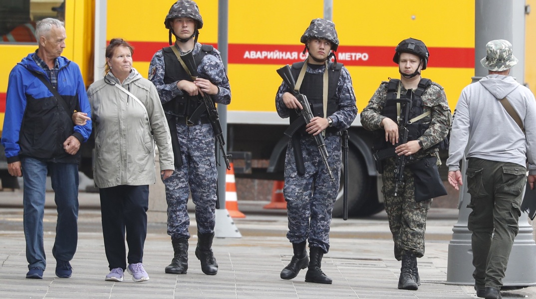 Κρίση στη Ρωσία - ανταρσία Wagner: Ο δήμαρχος της Μόσχας καλεί τους πολίτες να απόσχουν από μετακινήσεις - Αργία η Δευτέρα.