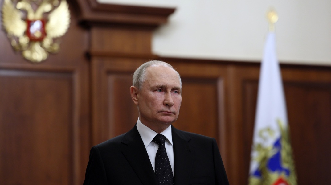 Κρίση στη Ρωσία - ανταρσία Wagner: Ο Βλαντίμιρ Πούτιν υπογράφει νόμο που επιτρέπει φυλάκιση 30 ημερών για παραβίαση του στρατιωτικού νόμου.