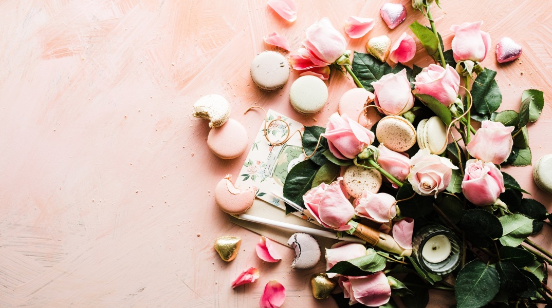 Ποιοι γιορτάζουν σήμερα 25 Ιουνίου; Το εορτολόγιο της Athens Voice σου τους θυμίζει. Μην ξεχάσεις να τους δώσεις τις καλύτερες ευχές σου!