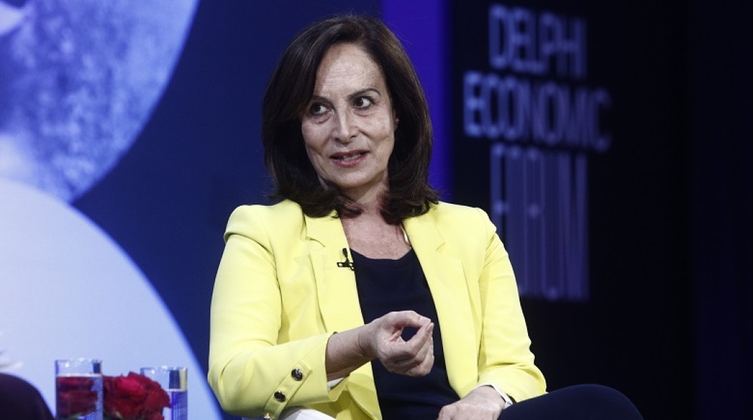 Η Άννα Διαμαντοπούλουνδεσης.