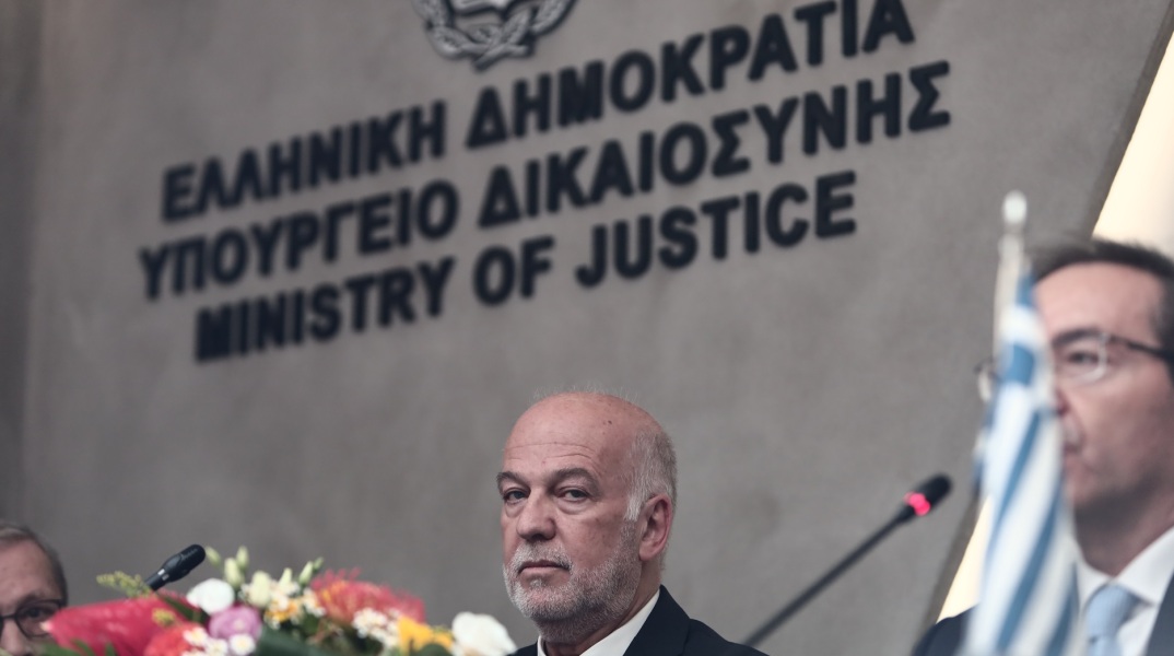 Υπουργείο Δικαιοσύνης: Ανέλαβε καθήκοντα ο Γιώργος Φλωρίδης - Όσα δήλωσε το νέο πρόσωπο της κυβέρνησης στην τελετή παράδοσης - παραλαβής.