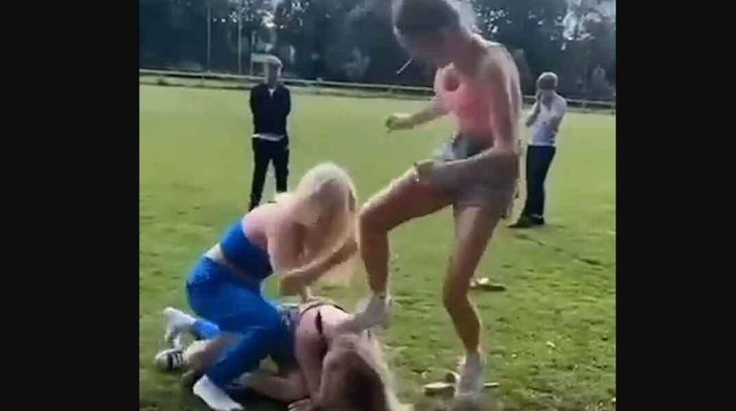 Άγριος ξυλοδαρμός κοριτσιού από δύο ανήλικες σε πάρκο στη Βρετανία