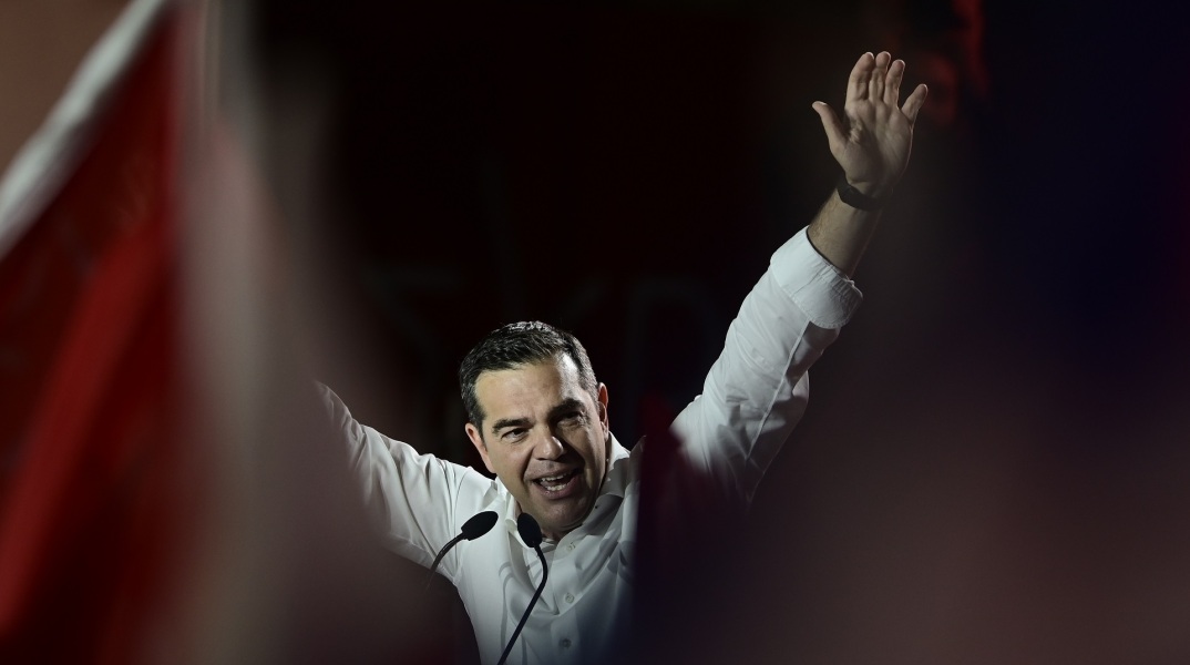 Η παραίτηση του Αλέξη Τσίπρα από την προεδρία του ΣΥΡΙΖΑ, ο πολιτικός προσανατολισμός και η αναδιοργάνωση του κόμματος.