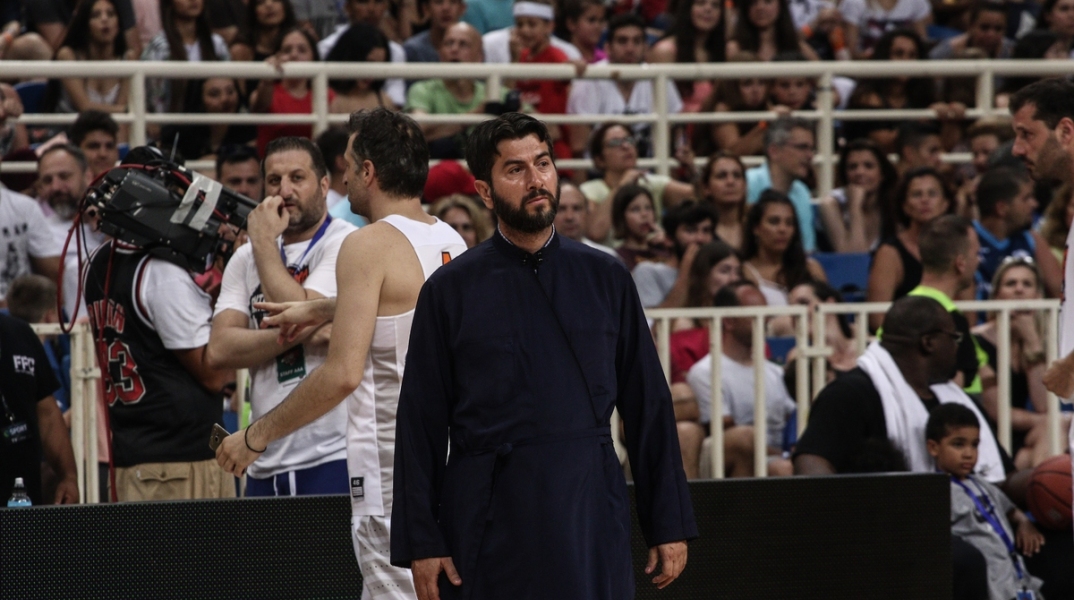 Κιβωτός του Κόσμου - πατήρ Αντώνιος: Αφέθηκε ελεύθερος με την επιβολή περιοριστικών όρων μετά την απολογία - Πώς απαντά στις καταγγελίες.