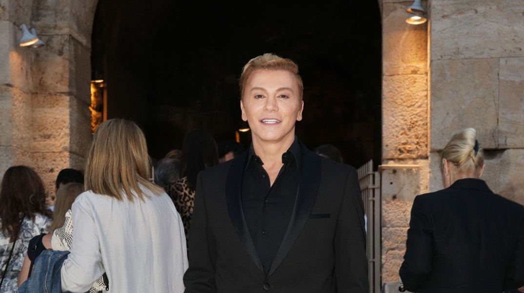 Τάκης Ζαχαράτος