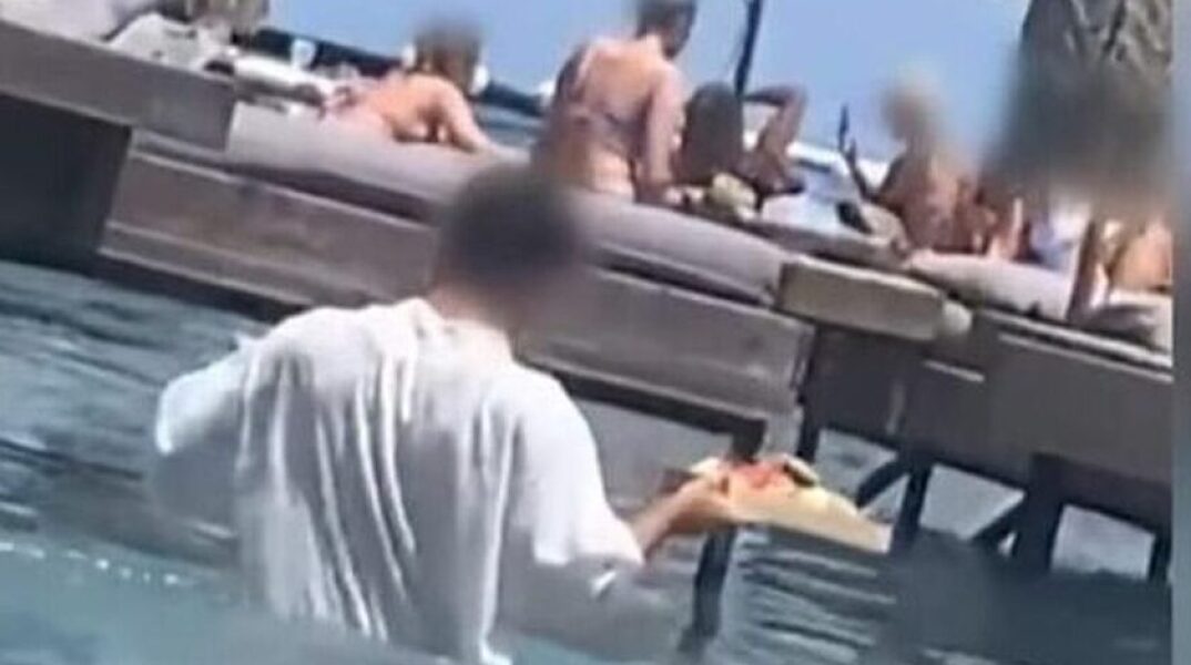 Ο Μάνος Βουλαρίνος σχολιάζει την υπόθεση του σερβιτόρου στη Ρόδο, τις αντιδράσεις και τα ζητήματα που προκύπτουν.