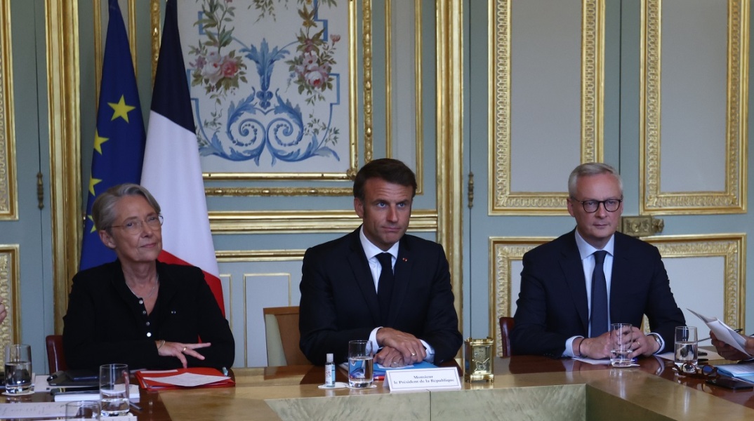 Γαλλία: Επαγρύπνηση έναντι του κινδύνου αναζωπυρώσεων των ταραχών ζήτησε από τους 241 δημάρχους που κάλεσε στο προεδρικό μέγαρο ο πρόεδρος Μακρόν.
