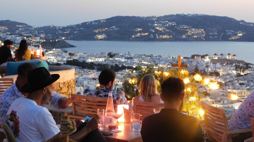 Συμβούλιο της Επικρατείας: Δεν μειώνει τα κατά 400% αυξημένα τέλη παραχώρησης αιγιαλού που επέβαλε ο Δήμος Μυκόνου - Το σκεπτικό της απόφασης.