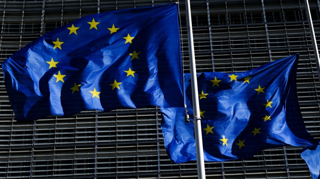 Έκθεση Κομισιόν: Σημαντική πρόοδο σημείωσε η Ελλάδα για το κράτος δικαίου - Οι διαπιστώσεις για σύστημα δικαιοσύνης, καταπολέμηση διαφθοράς, πολυφωνία ΜΜΕ.