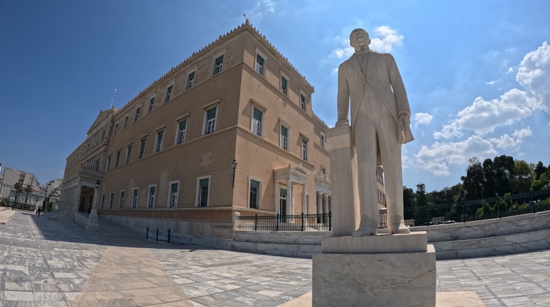 ΕΑΔ: Σημαντική πρόοδο σημείωσε η Ελλάδα στο πεδίο της καταπολέμησης της διαφθοράς, σύμφωνα με την Έκθεση 2023 για το Κράτος Δικαίου στην ΕΕ.