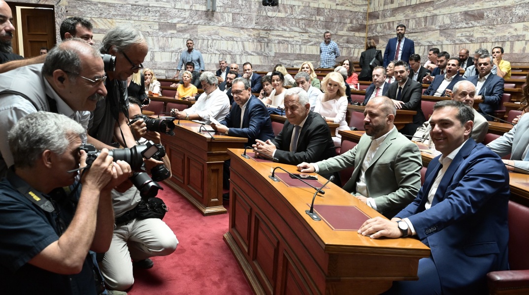 Η πρόκληση για τη νέα ή τον νέο πρόεδρο του ΣΥΡΙΖΑ, η λειτουργία μηχανισμών στα κόμματα της αριστεράς, οι ουσιαστικές αλλαγές στην πολιτική και ιδεολογική ταυτότητα του κόμματος.