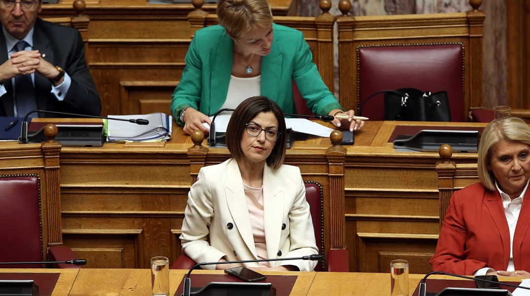 Βουλή - Προγραμματικές Δηλώσεις - Ειρήνη Αγαπηδάκη: Η πρόκληση είναι η δημόσια Υγεία για όλους τους πολίτες με ισότιμη πρόσβαση.