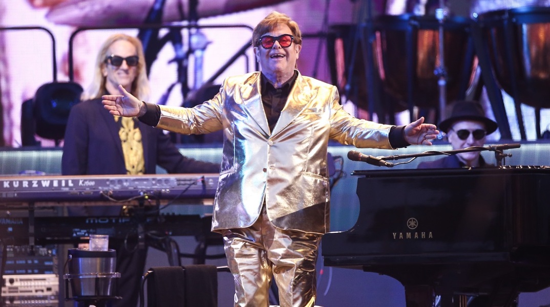 Έλτον Τζον: Κατέθεσε υπέρ του Κέβιν Σπέισι στη δίκη για σεξουαλική επίθεση
