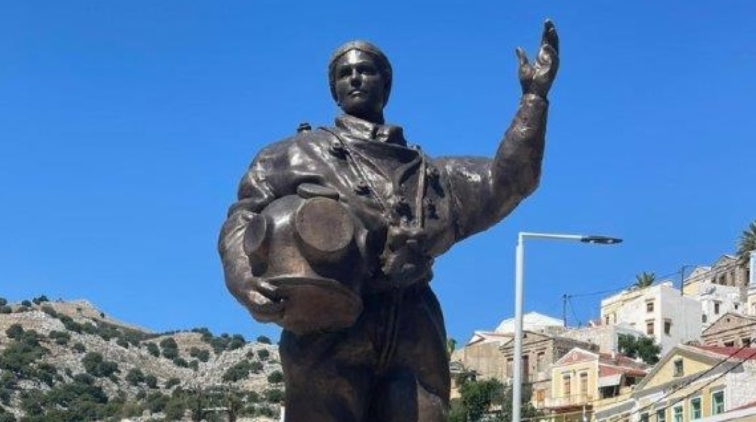 Σύμη: Άγαλμα για την πρώτη γυναίκα δύτρια θα στηθεί στο λιμάνι του νησιού - Ποια ήταν η Ευγενία Μαστορίδου, που θα τιμηθεί από τις τοπικές αρχές.