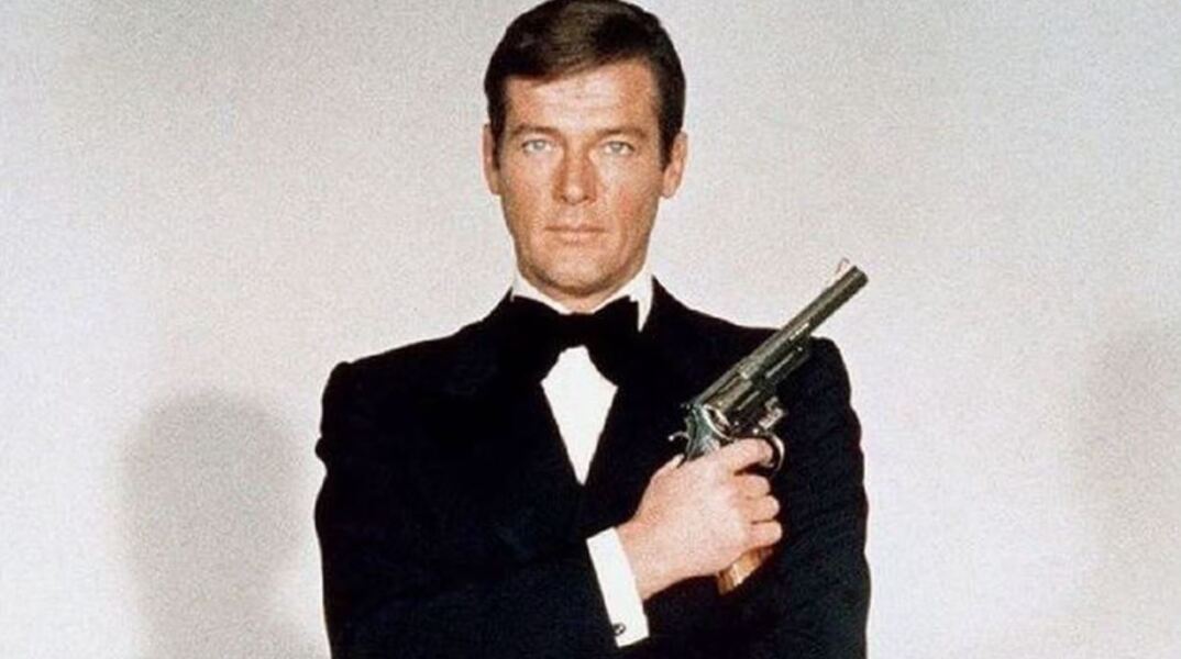 Στο «σφυρί» αντικείμενα του Τζέιμς Μποντ από την οικογένεια του Ρότζερ Μουρ