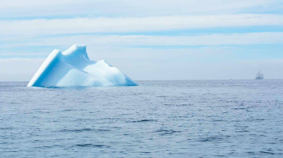 Αρκτική: Οι πάγοι που λιώνουν, οι ναυτικοί δρόμοι που ανοίγουν, και οι γεωπολιτικές εντάσεις που μάς περιμένουν