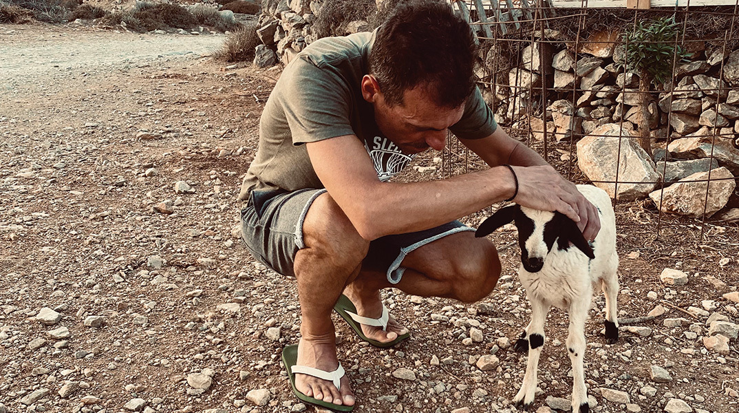 Ο Μανώλης Φάμελλος. 