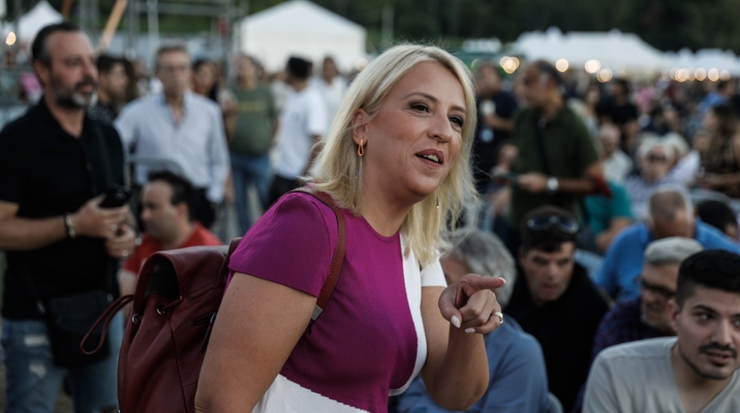 Ρένα Δούρου