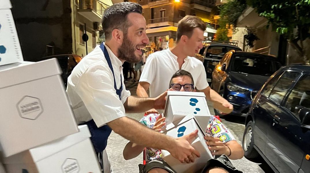 Street party στο Παγκράτι από τον Αντώνη Σελέκο και τα Conceptual Desserts