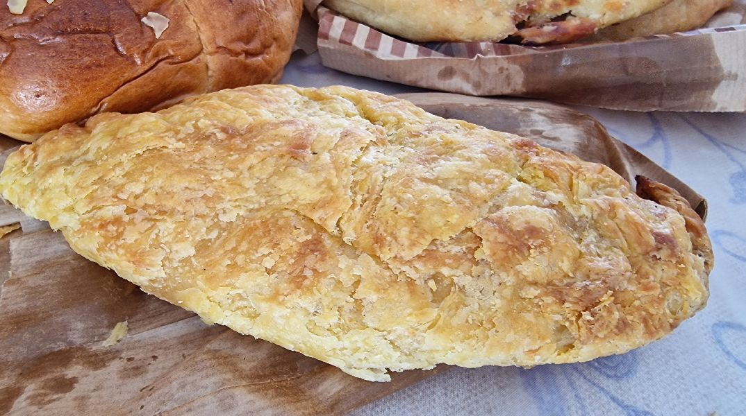 Τυρόπιτα με σπιτική σφολιάτα