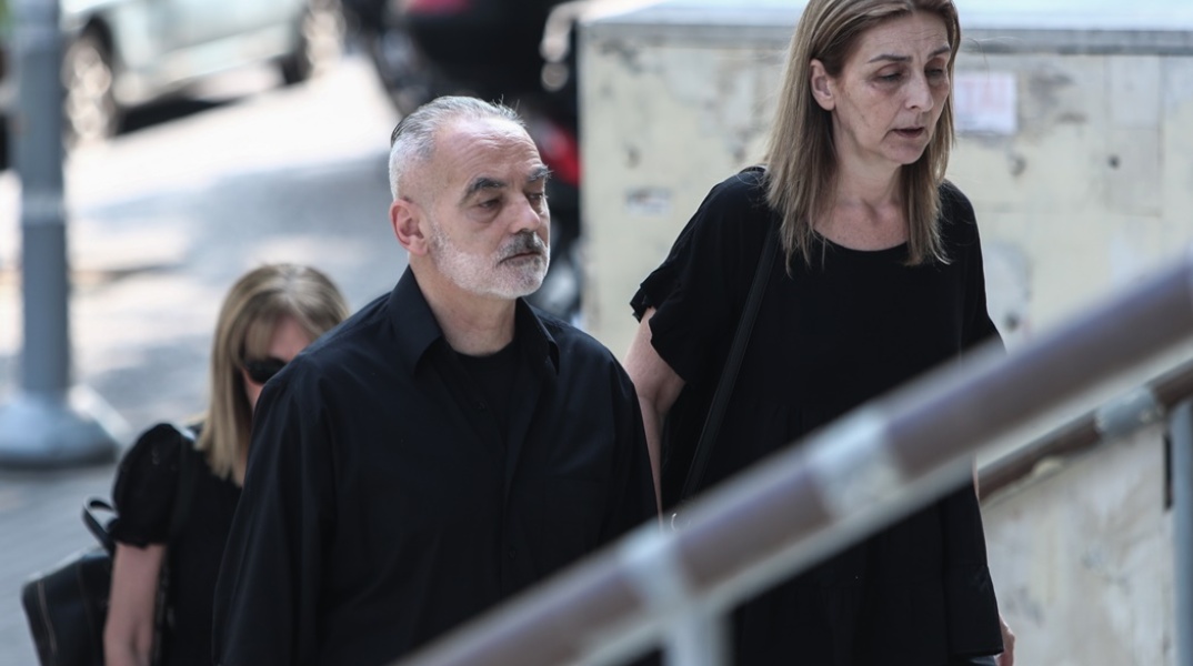 Οι γονείς του δολοφονημένου 19χρονου Άλκη Καμπανού