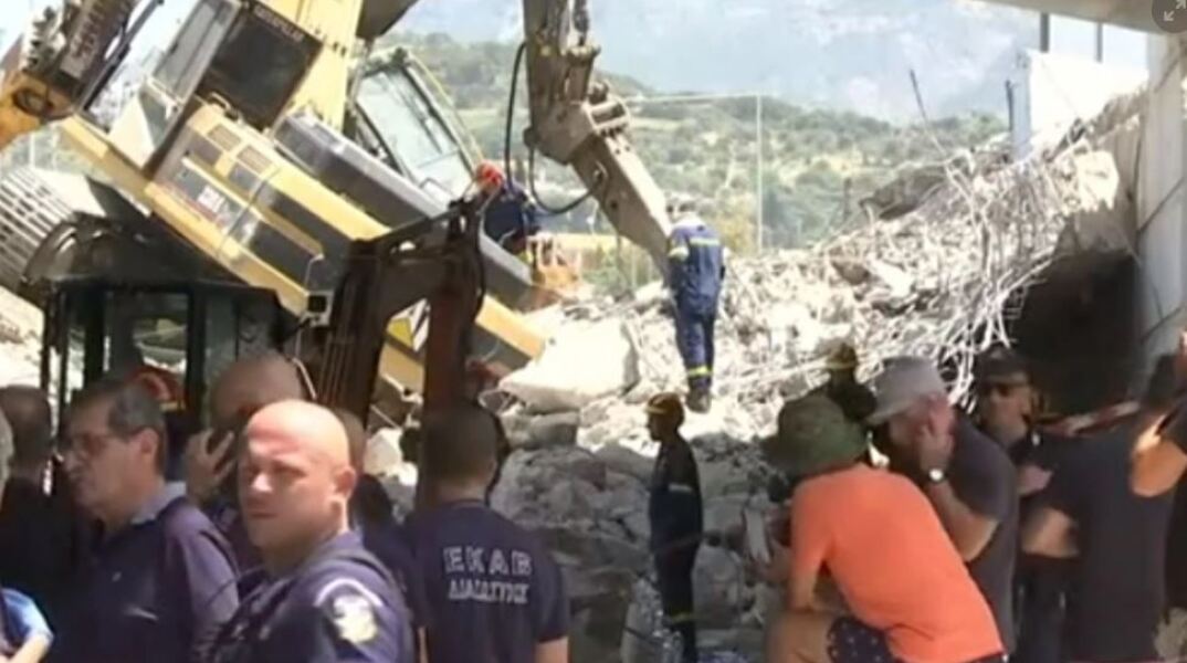 Σε ισχύ παραμένουν οι έκτακτες κυκλοφοριακές ρυθμίσεις στη μεγάλη περιμετρική Πατρών μετά την πτώση της γέφυρας