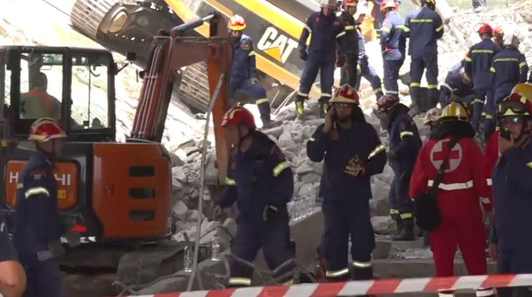 «Η γέφυρα στην Πάτρα παρουσίαζε προβλήματα εδώ και 15 χρόνια», δήλωσε ο Λέκκας