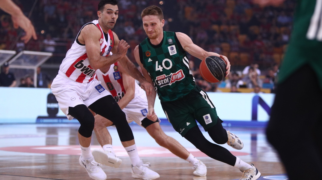 Τα νέα μπασκετικά πρόσωπα του Ολυμπιακού και του ΠΑΟ.