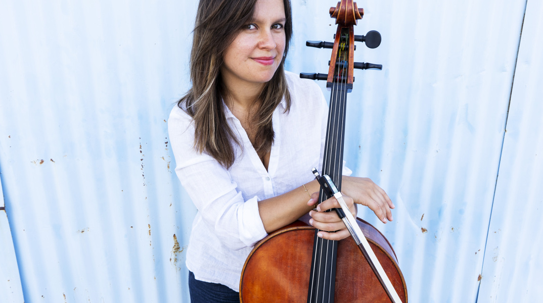 H τσελίστρια και καλλιτεχνική διευθύντρια των Διεθνών Μουσικών Ημερών Καλαμάτας, Ιντίρα Ραχματούλλα