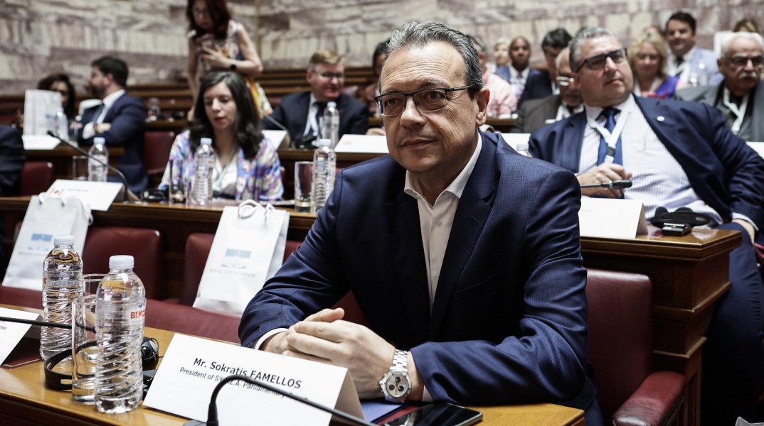 ΣΥΡΙΖΑ - Σωκράτης Φάμελλος: Αδιανόητο να εξαγγέλλονται τώρα προσλήψεις στην πυροσβεστική - Κατηγορεί την κυβέρνηση για έλλειψη οργανωτικής επάρκειας.