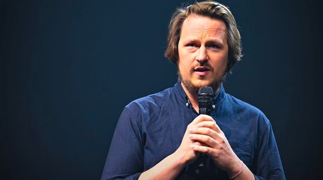 Γαλλία: Ένας 34χρονος ακροδεξιός δημοσιογράφος στη διεύθυνση της εφημερίδας Journal du Dimanche – Το προφίλ του Ζοφρουά Λεζέν.