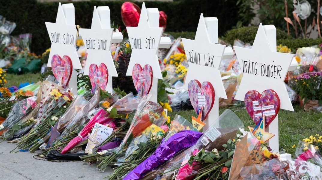 ΗΠΑ: Σε θάνατο καταδικάστηκε 50χρονος που σκότωσε 11 πιστούς σε συναγωγή - Μια από τις χειρότερες αντισημιτικές επιθέσεις στην αμερικανική ιστορία.