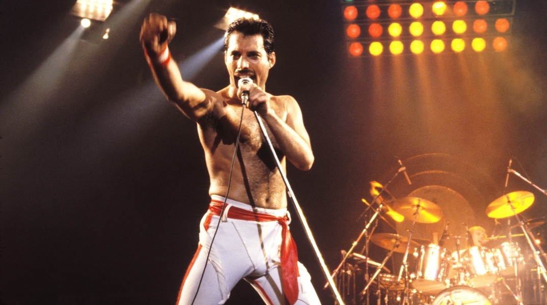 Freddie Mercury: Η εντυπωσιακή συλλογή προς τιμήν του στο Sotheby's στο Λονδίνο.
