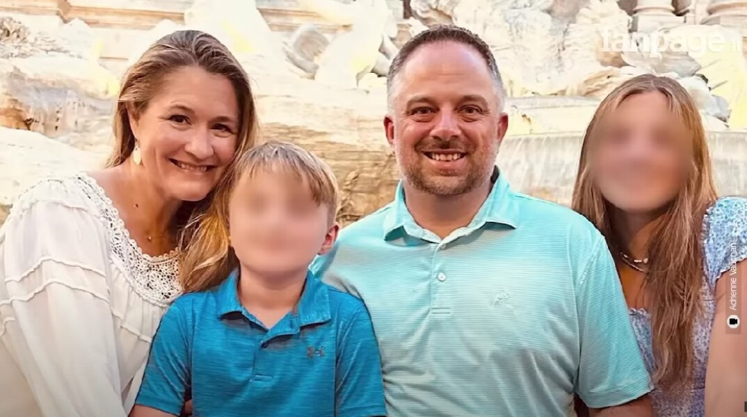 Adrienne Vaughan με τον σύζυγο της Mike White και τα δύο της παιδιά