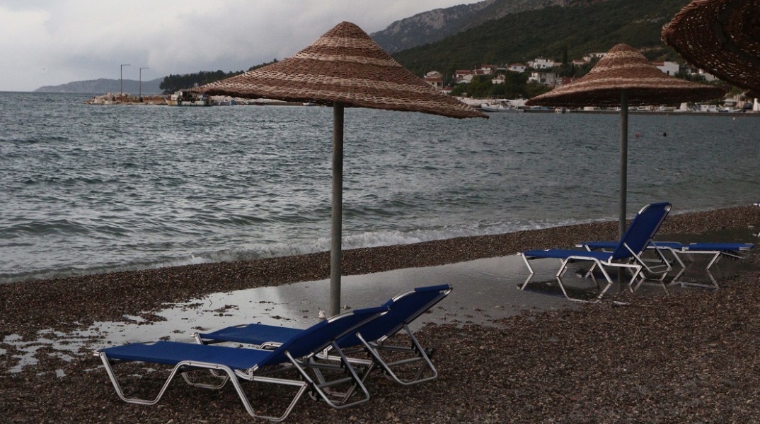 Κακοκαιρία Petar: Προβλήματα στη Δυτική Ελλάδα και τη Θεσσαλία -Σφοδρές βροχοπτώσεις σε Κεφαλονιά και Κέρκυρα, 112 στα Σύβοτα και την Καρδίτσα.