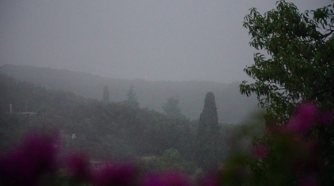Κακοκαιρία Petar - Σύβοτα Θεσπρωτίας: Έντονη βροχόπτωση - Προειδοποιητικό μήνυμα από 112 έλαβαν οι κάτοικοι - Επί ποδός Πυροσβεστική και Πολιτική Προστασία.