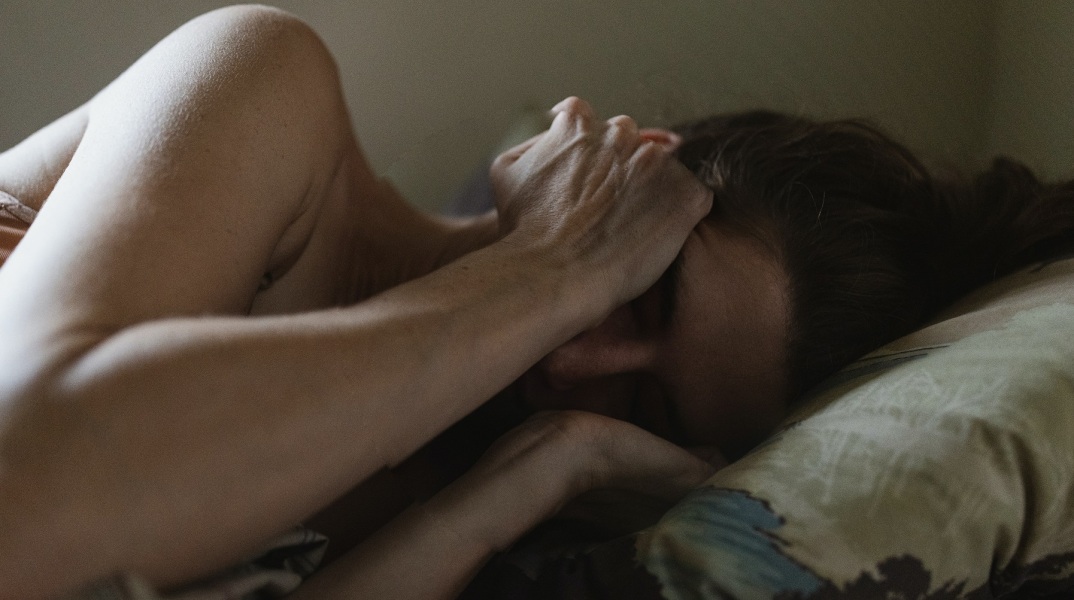 Γαλλία: Ένας 55χρονος Γερμανός φέρεται ότι κρατούσε φυλακισμένη και υπέβαλλε σε βασανιστήρια τη σύζυγό του επί 12 χρόνια - Σοκαριστικά τα ευρήματα των αστυνομικών.