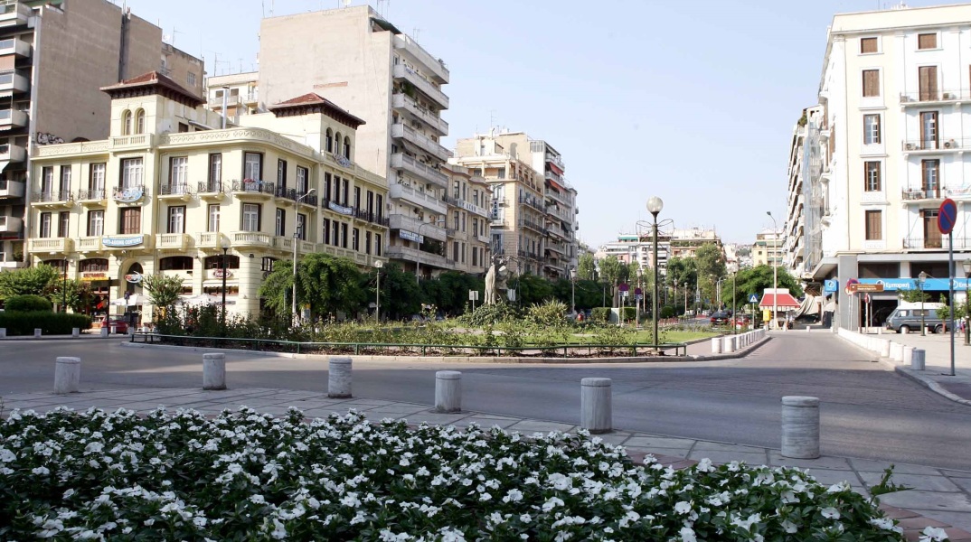 Θεσσαλονίκη: Ένας νεκρός σε καυγά στο κέντρο της πόλης - 27χρονος διανομέας χτύπησε τον 50χρονο, ο οποίος κατέληξε σήμερα.