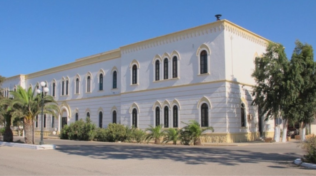 Υπουργείο Πολιτισμού: Κηρύχτηκαν μνημεία της Λέρου ο Ναυτικός Στρατώνας, η Μεγάλη Αποθήκη και οι εγκαταστάσεις του Αεροφώνου - Τεκμήρια αρχιτεκτονικής εξέλιξης.