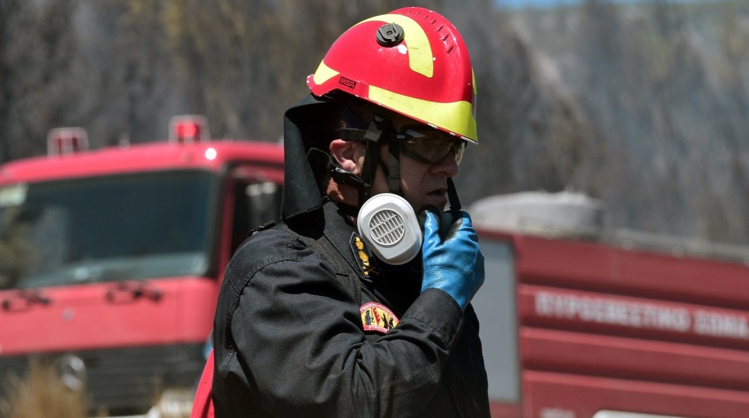Μαραθώνας: Υπό μερικό έλεγχο η πυρκαγιά που εκδηλώθηκε στην περιοχή Ριζάρι - Στάλθηκε προληπτικά μήνυμα 112 προς τους κατοίκους.